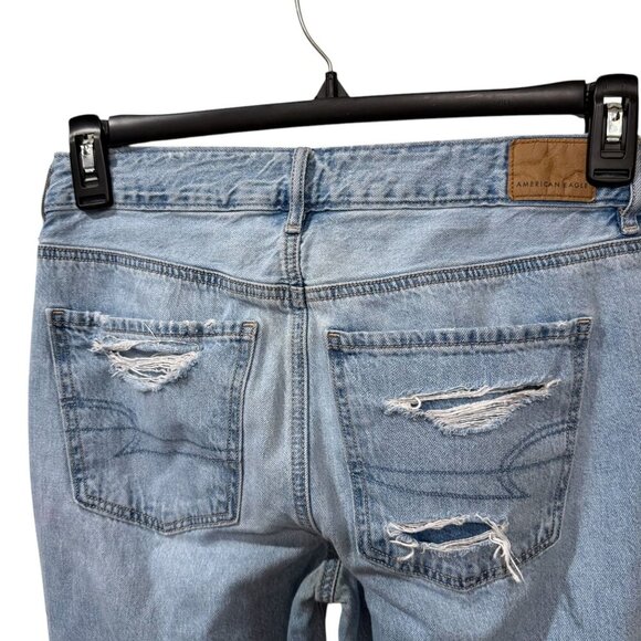 American Eagle Distressed Light Wash tomgirl Jeans Womens Size 2 Denim Casual We - Picture 7 of 10